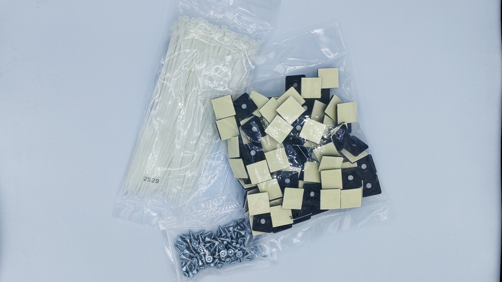 Klebesockel Set mit Kabelbinder & Schrauben (100 Stück) – sauberes Kabelmanagement für Modellbahn & Elektrik - DSEG-Shop
