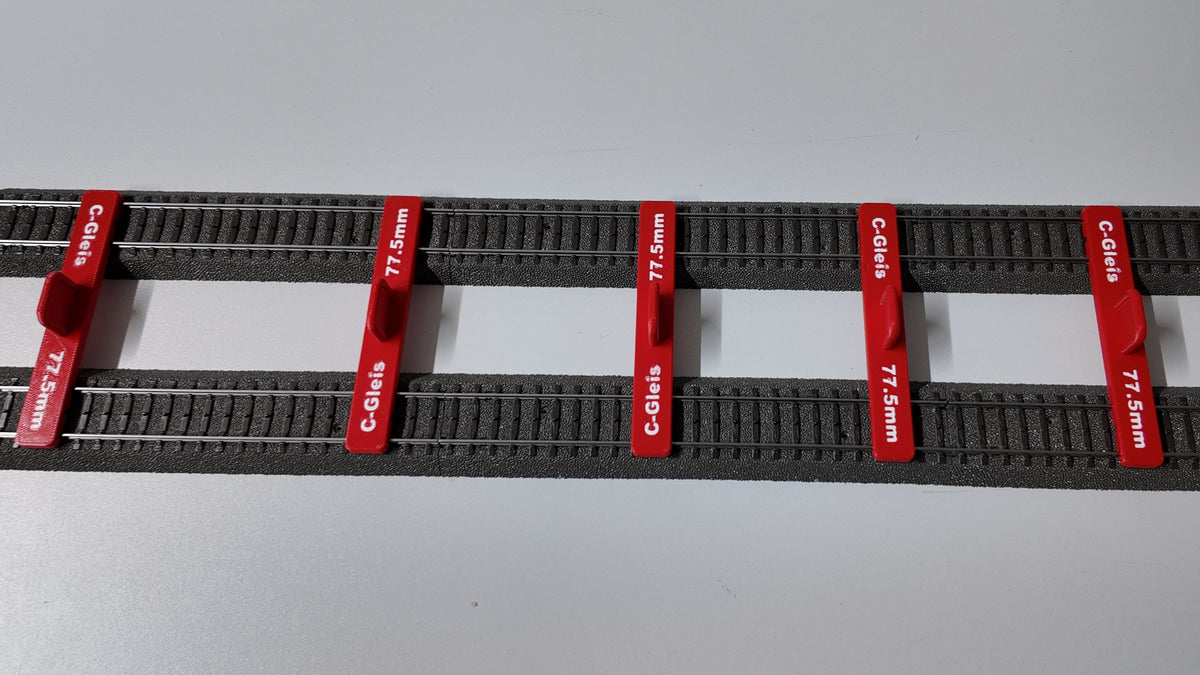 5 rote Parallelgleis Fixierhalter halten zwei gerade Märklin C-Gleise im Abstand von 77,5 mm