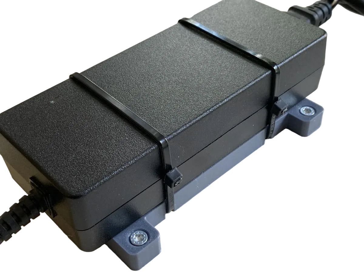 Netzteilhalterung (65 mm breit) – sichere Befestigung für Modellbahn & Elektrik - DSEG - Shop